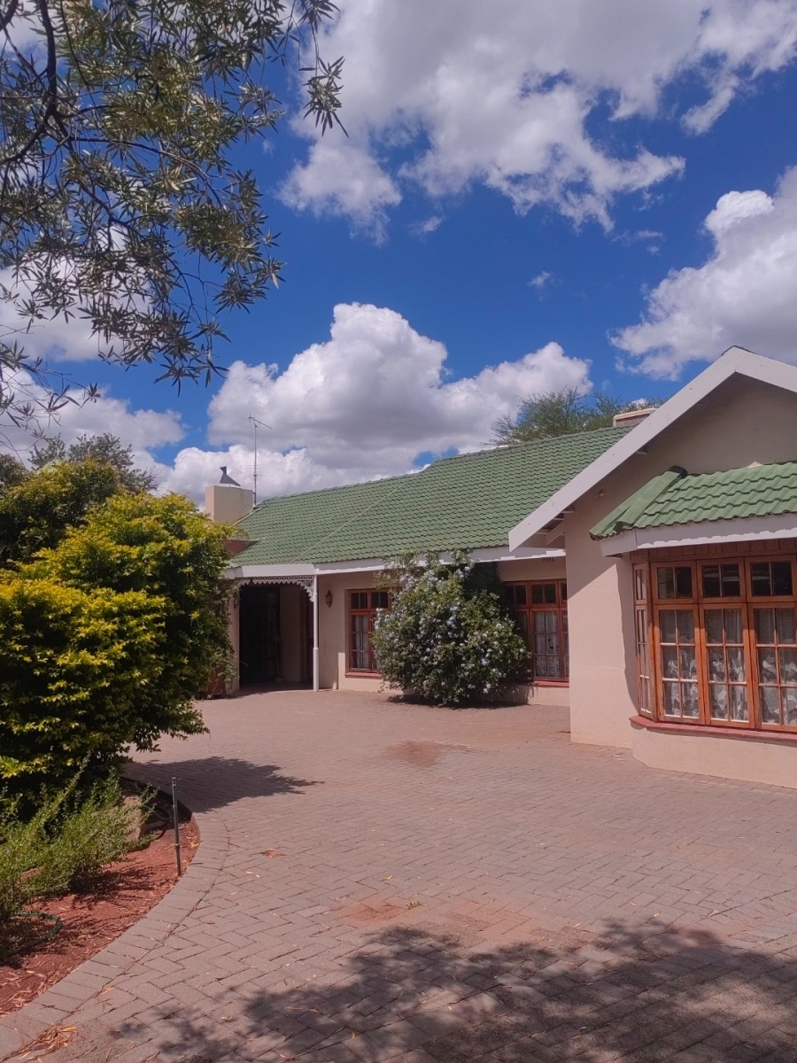 Bedroom Property for Sale in Monument Heights Northern Cape